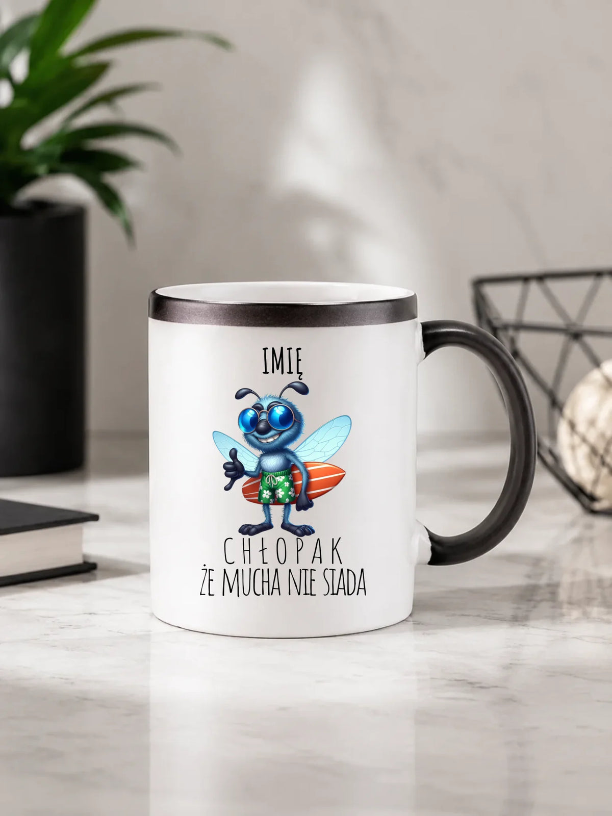 Kubek magiczny - prezent dla chłopaka - Chłopak, że mucha nie siada essa - personalizowany DCH29