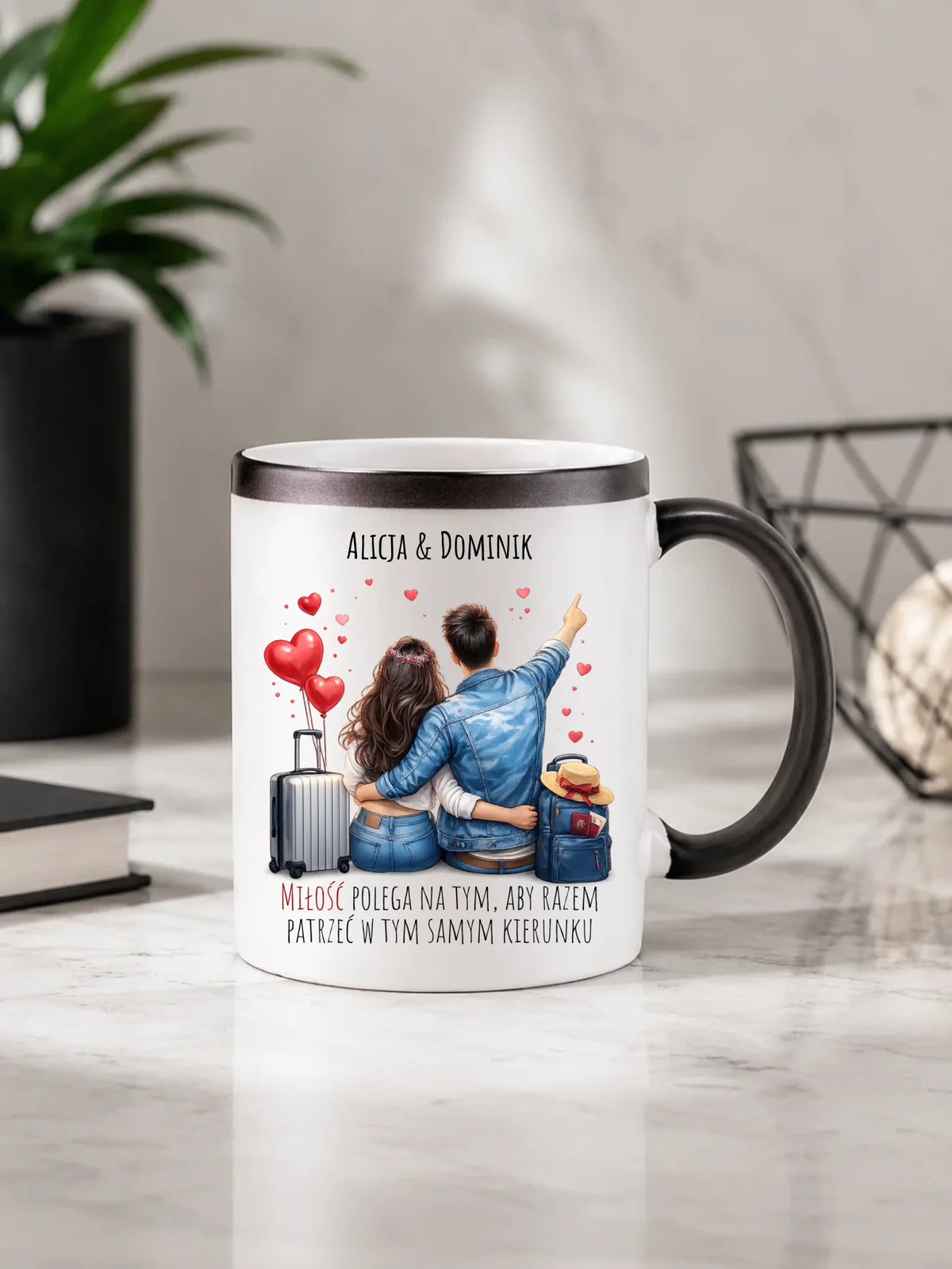 Kubek magiczny dla par - Para w podróży miłość - personalizowany W12