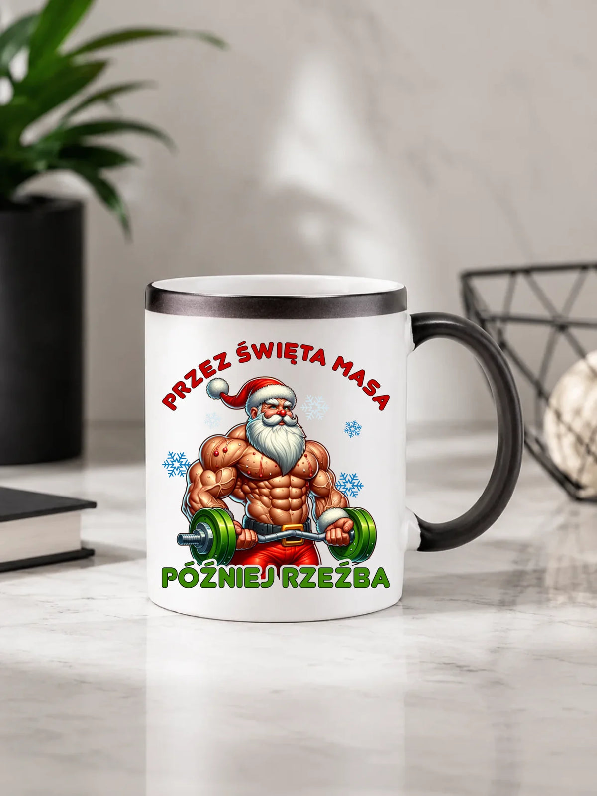 Kubek magiczny świąteczny - Mikołaj na siłowni - Przez święta masa, później rzeźba BN139