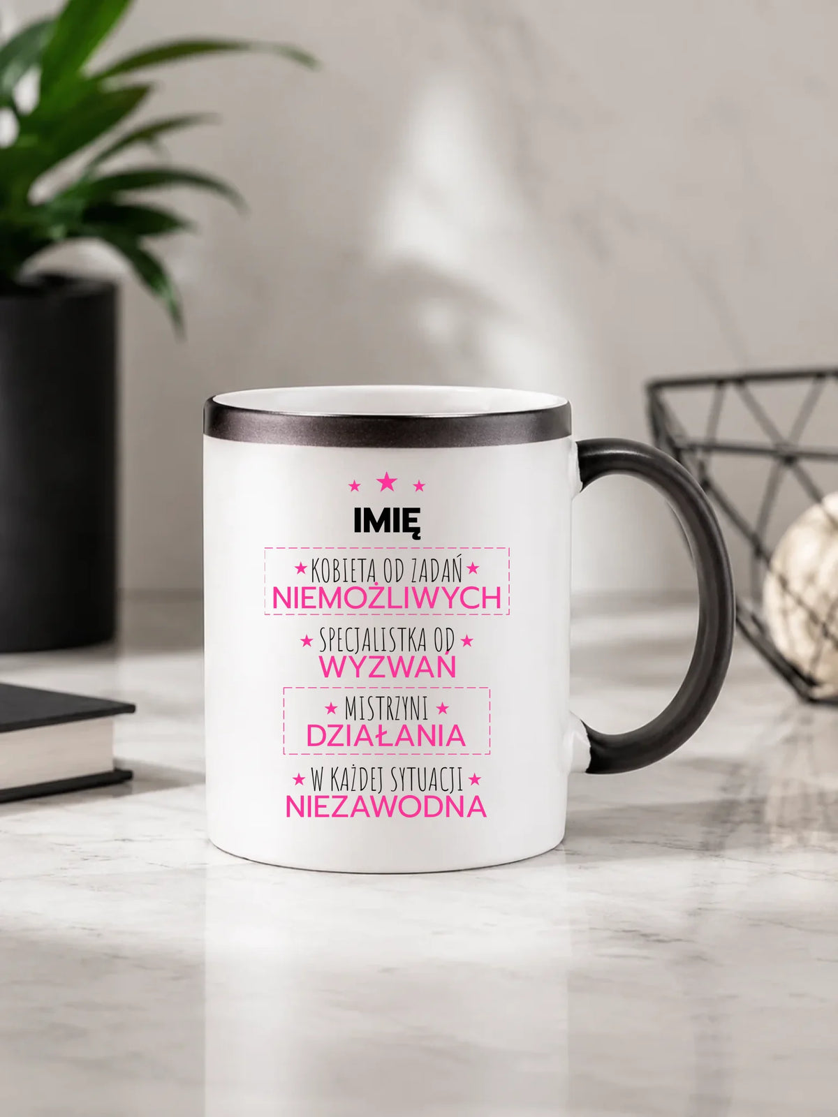 Kubek magiczny - Kobieta od zadań niemożliwych - personalizowany DZ19