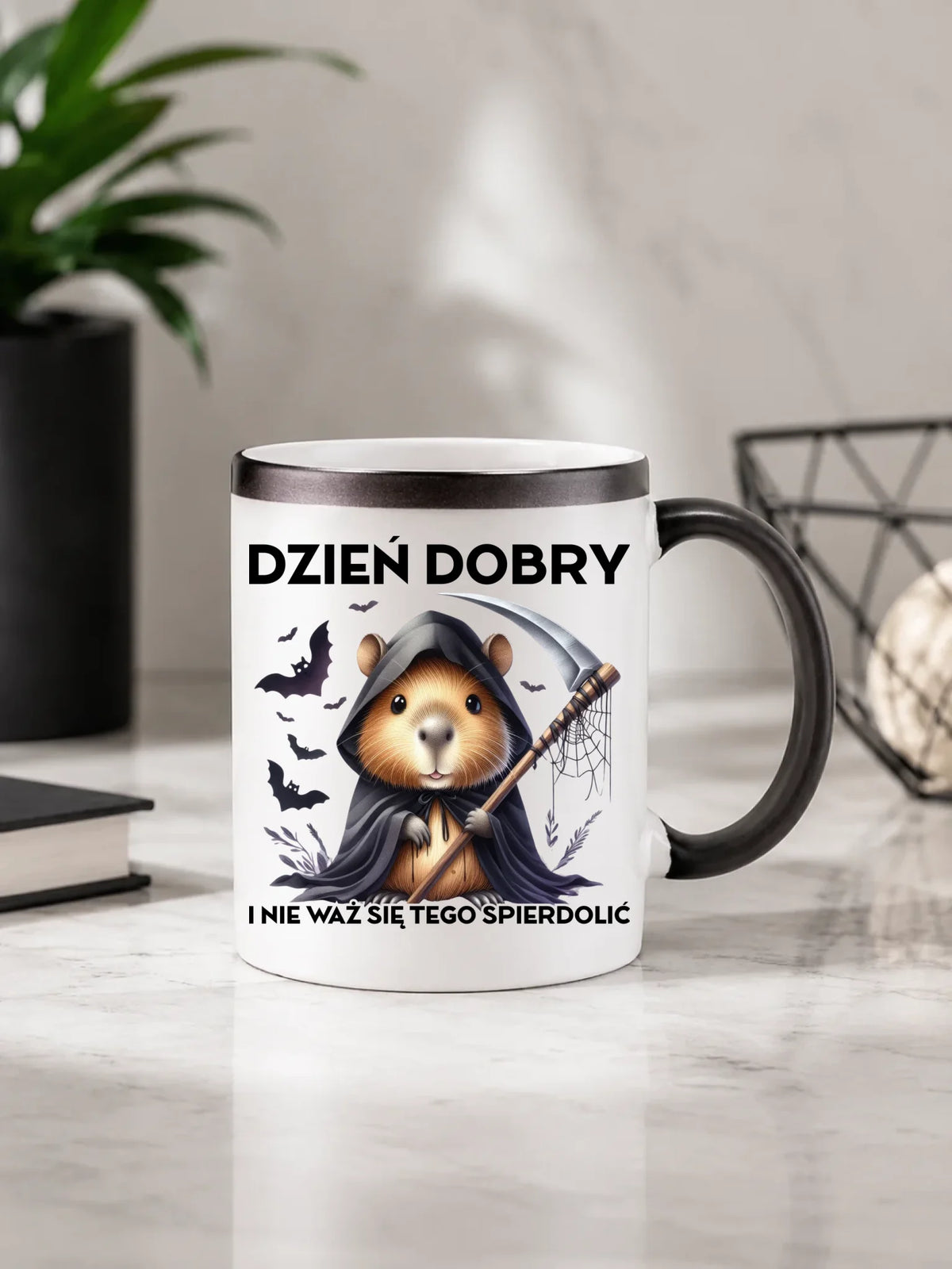 Kubek magiczny halloweenowy - Kapibara Żniwiarz - Dzień dobry - bez cenzury HL20