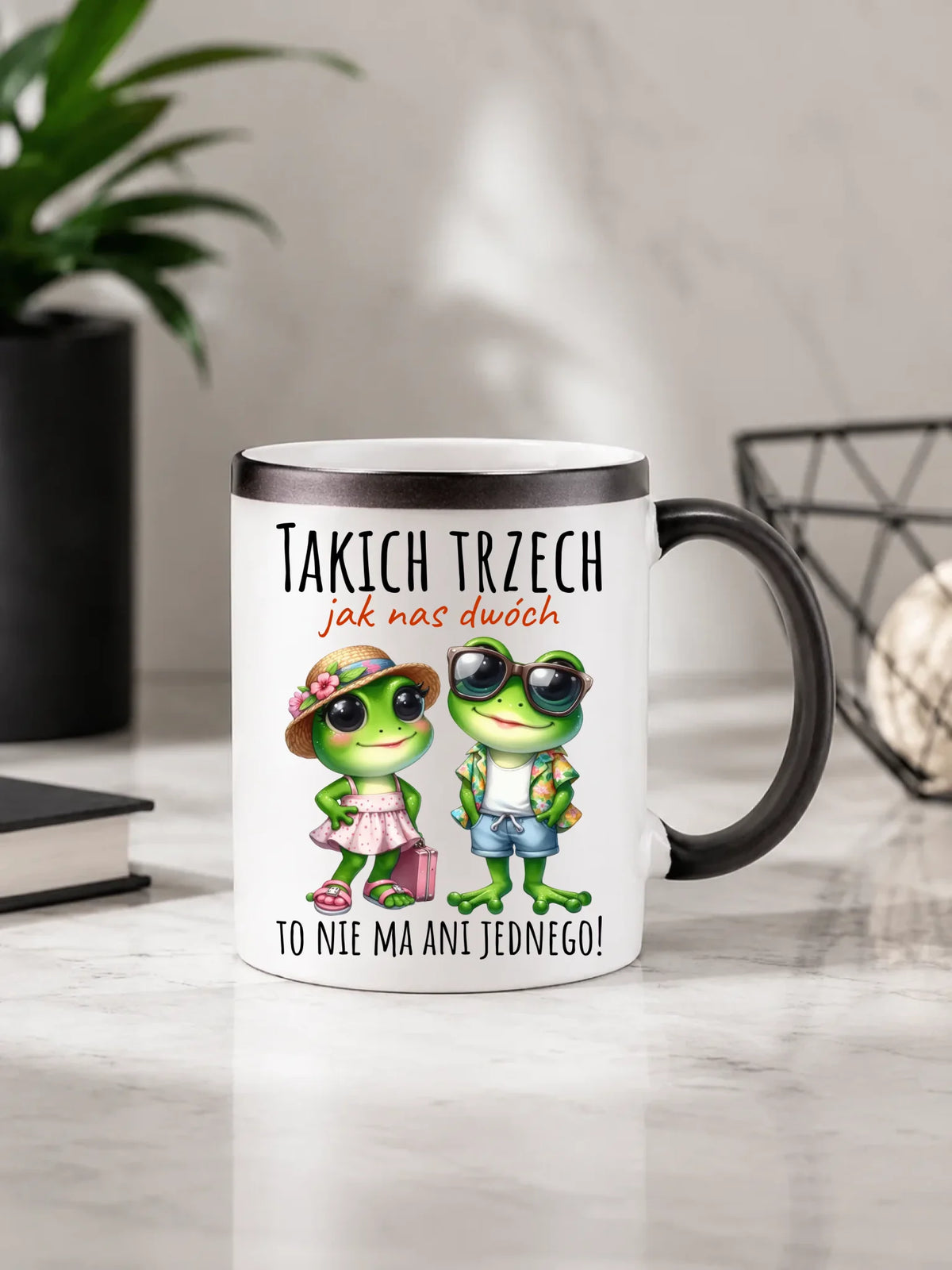 Kubek magiczny dla par - Żabki Takich trzech jak nas dwóch DCH11