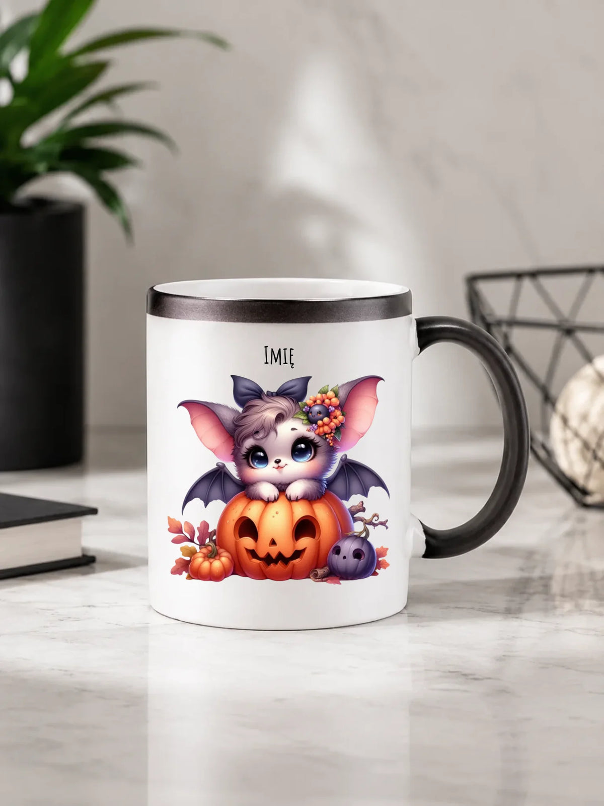 Kubek magiczny halloweenowy - Uroczy nietoperz z dynią - personalizowany HL08