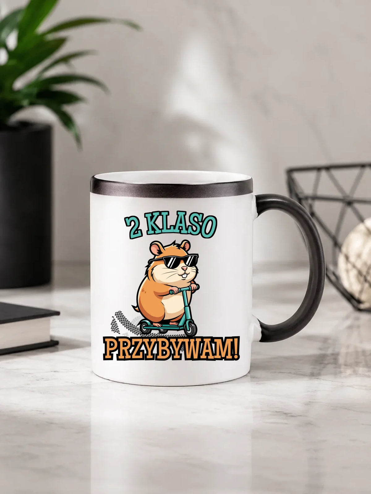 Kubek magiczny na powrót do szkoły Przybywam personalizuj klasę SZ07