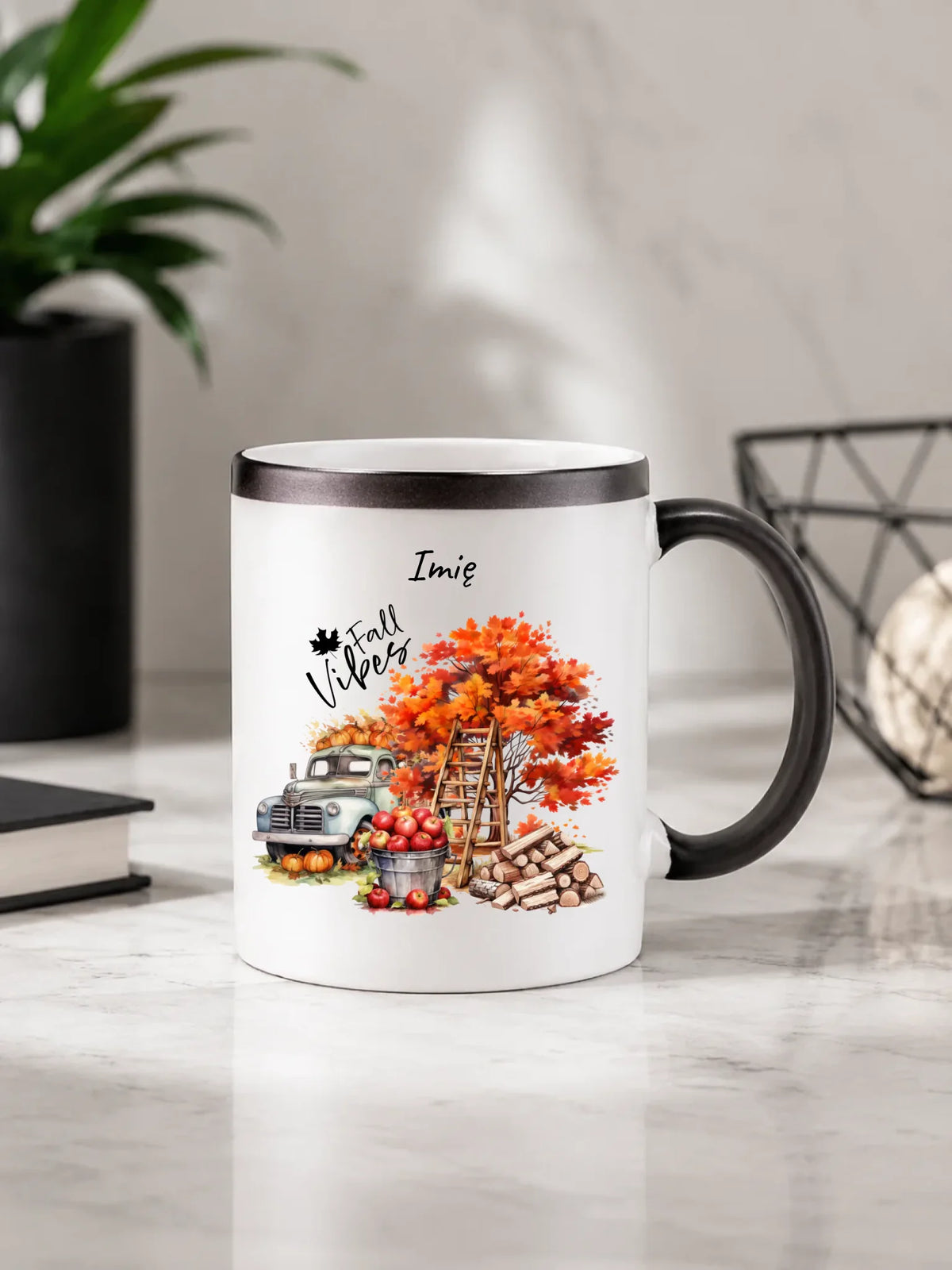 Kubek magiczny jesienny – Vintage auto dynie i jabłka – personalizowany JS07
