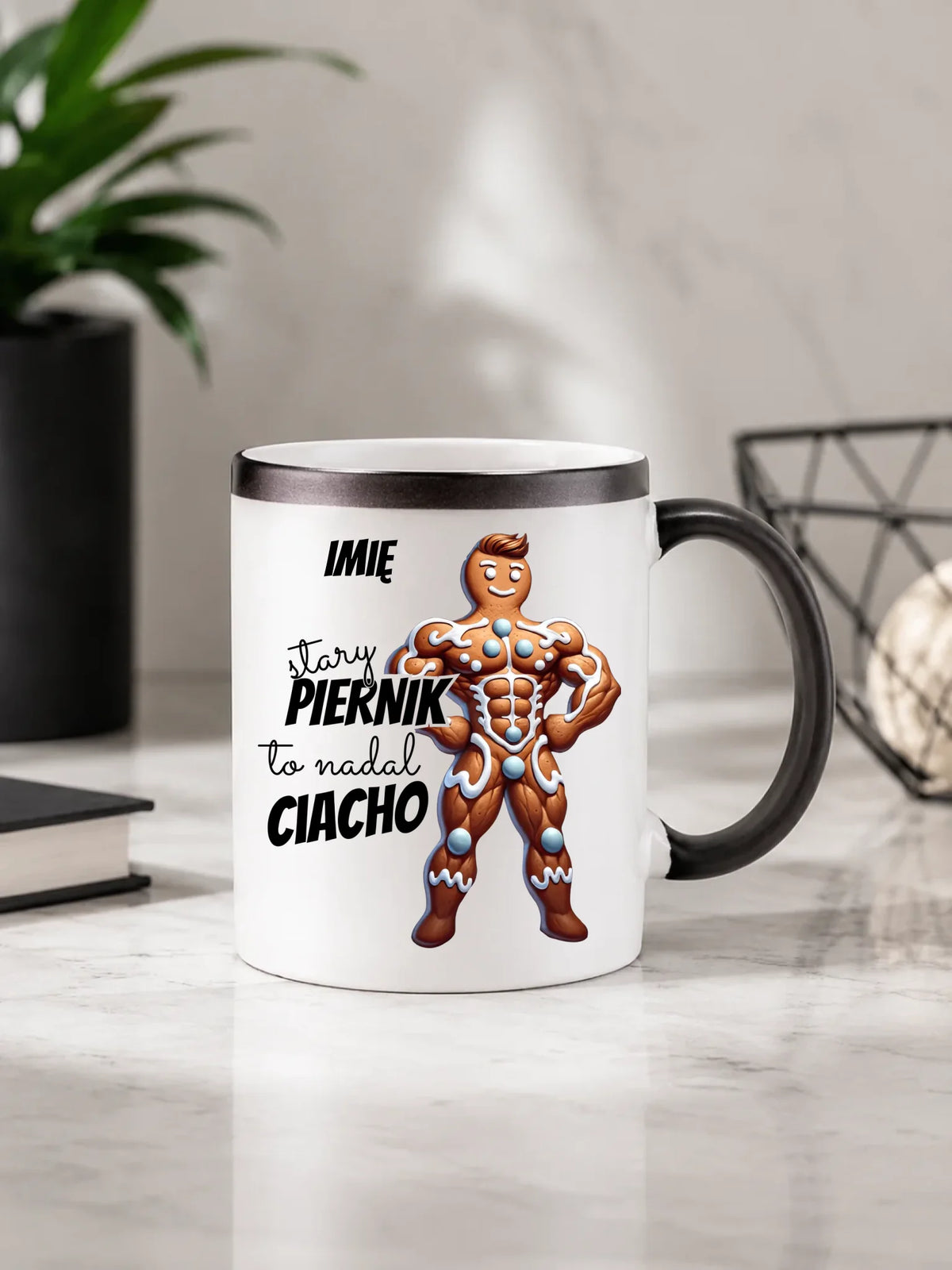 Kubek magiczny świąteczny - Stary piernik to nadal ciacho - personalizowany BN23