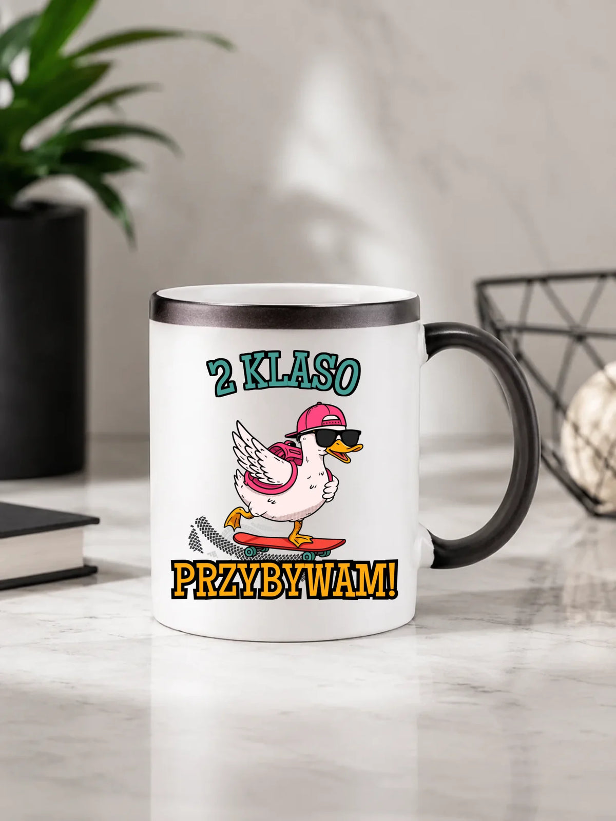 Kubek magiczny na powrót do szkoły Przybywam personalizuj klasę SZ08