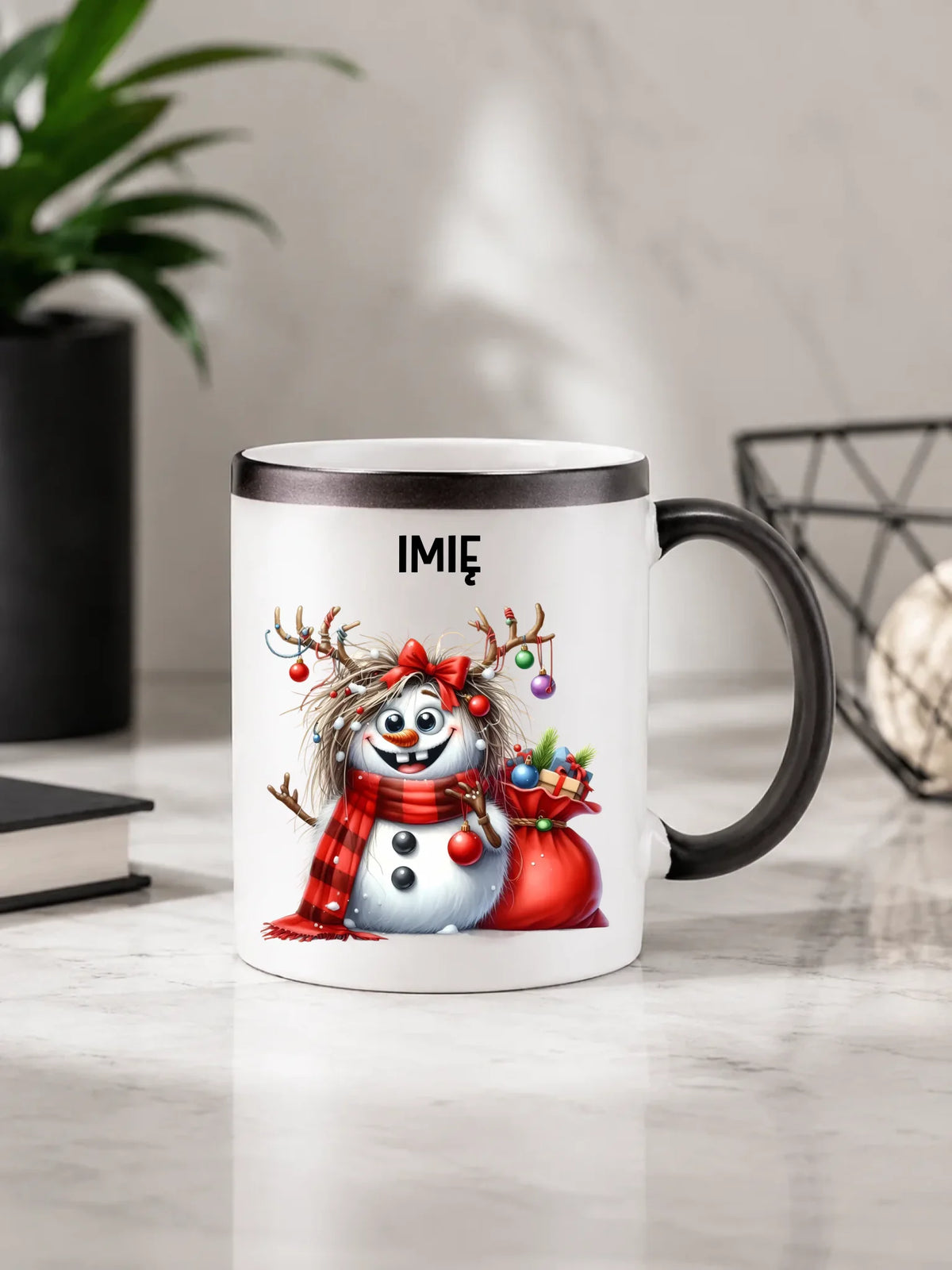 Kubek magiczny świąteczny - Bałwanek - personalizowany BN70