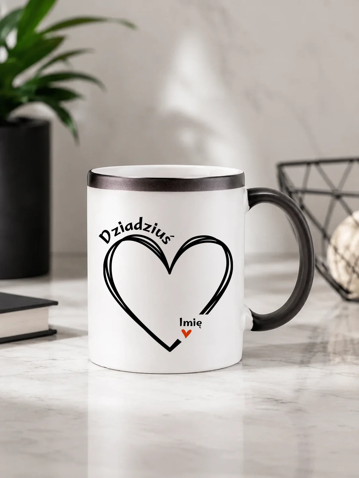 Kubek magiczny dla dziadka - Serce z imionami wnuków 1-7 - personalizowany D26