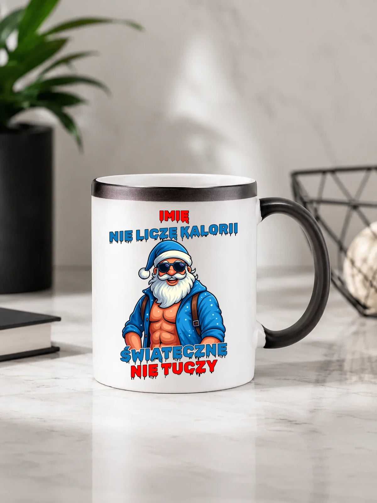 Kubek magiczny świąteczny z Mikołajem - Świąteczne nie tuczy - personalizowany BN118