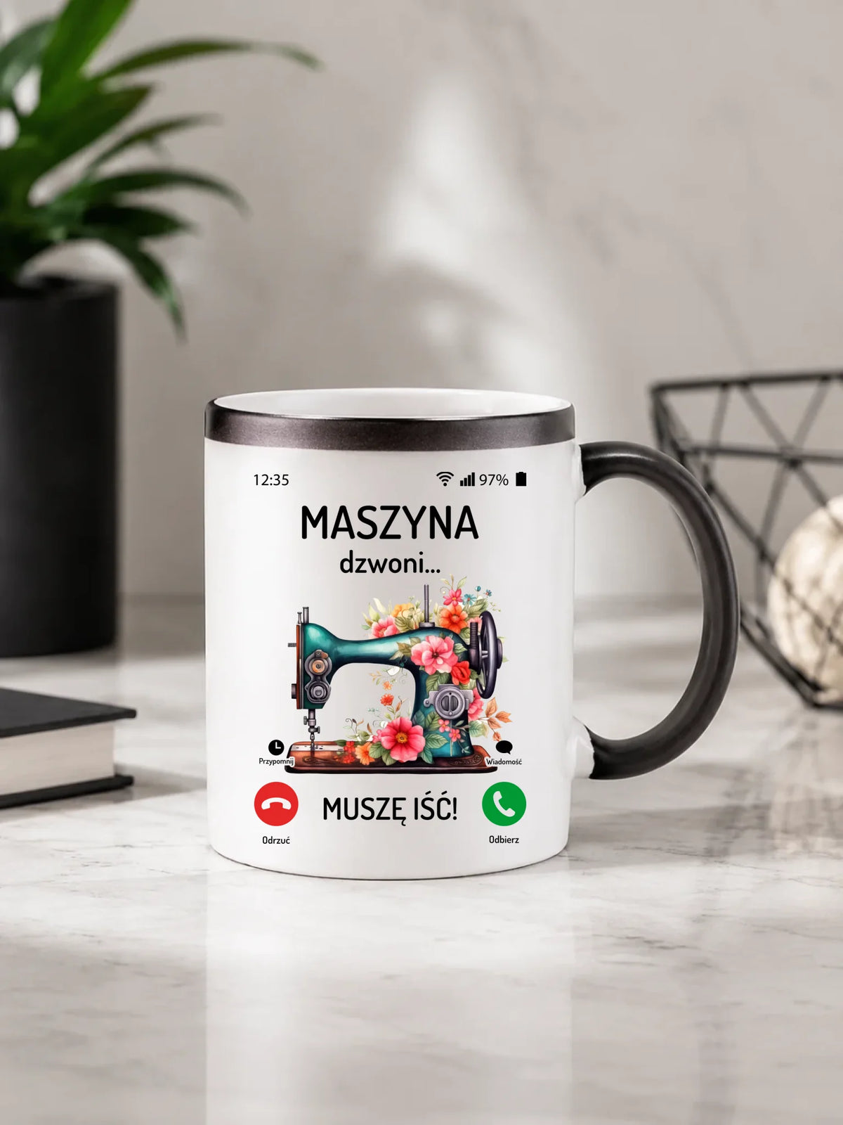 Kubek magiczny szyciowy dla krawcowej - Maszyna dzwoni muszę iść HS05