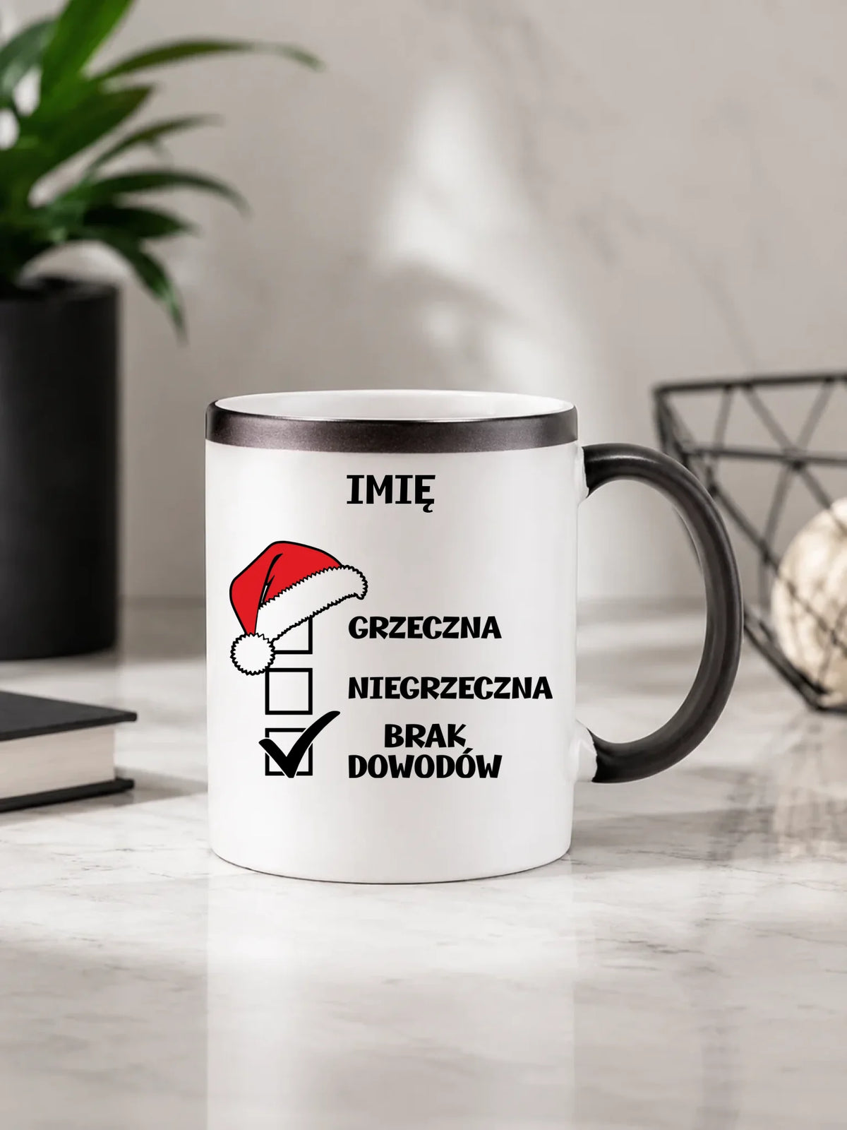 Kubek magiczny świąteczny - Grzeczna niegrzeczna brak dowodów - personalizowany BN147