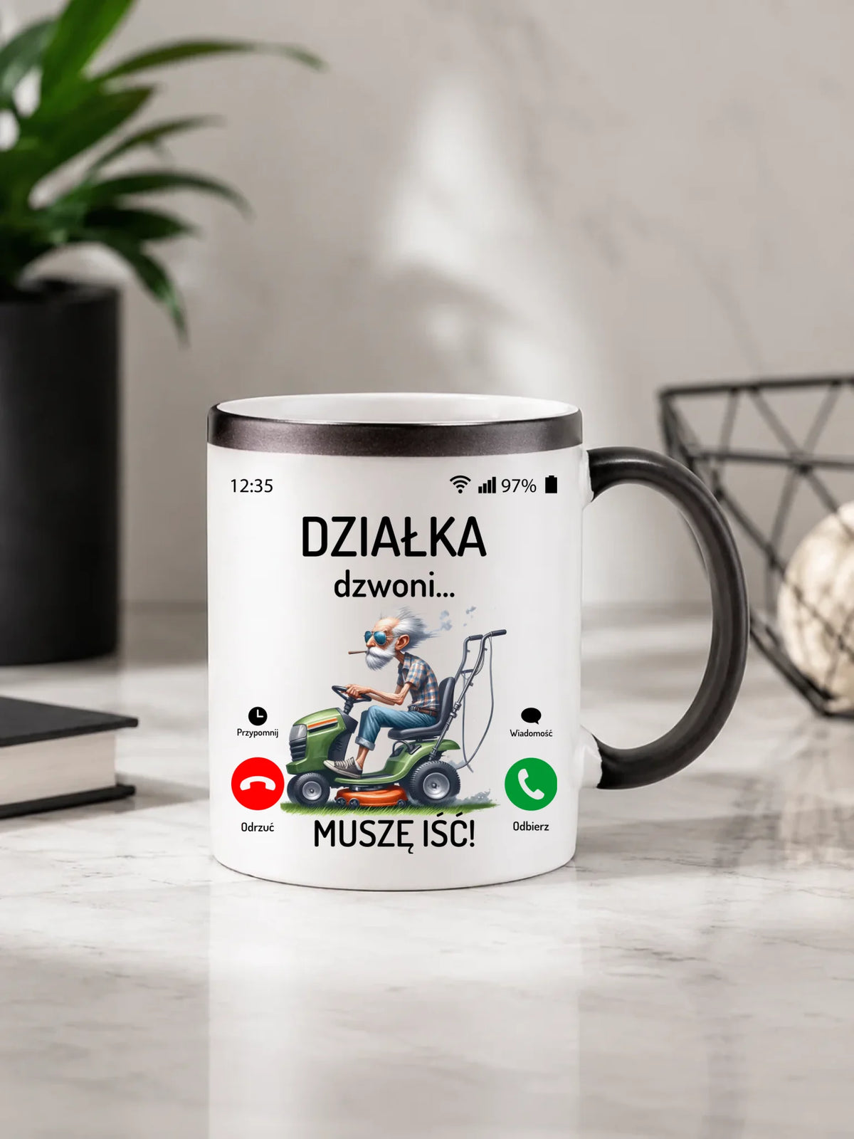 Kubek magiczny dla dziadka - Działka dzwoni muszę iść D35