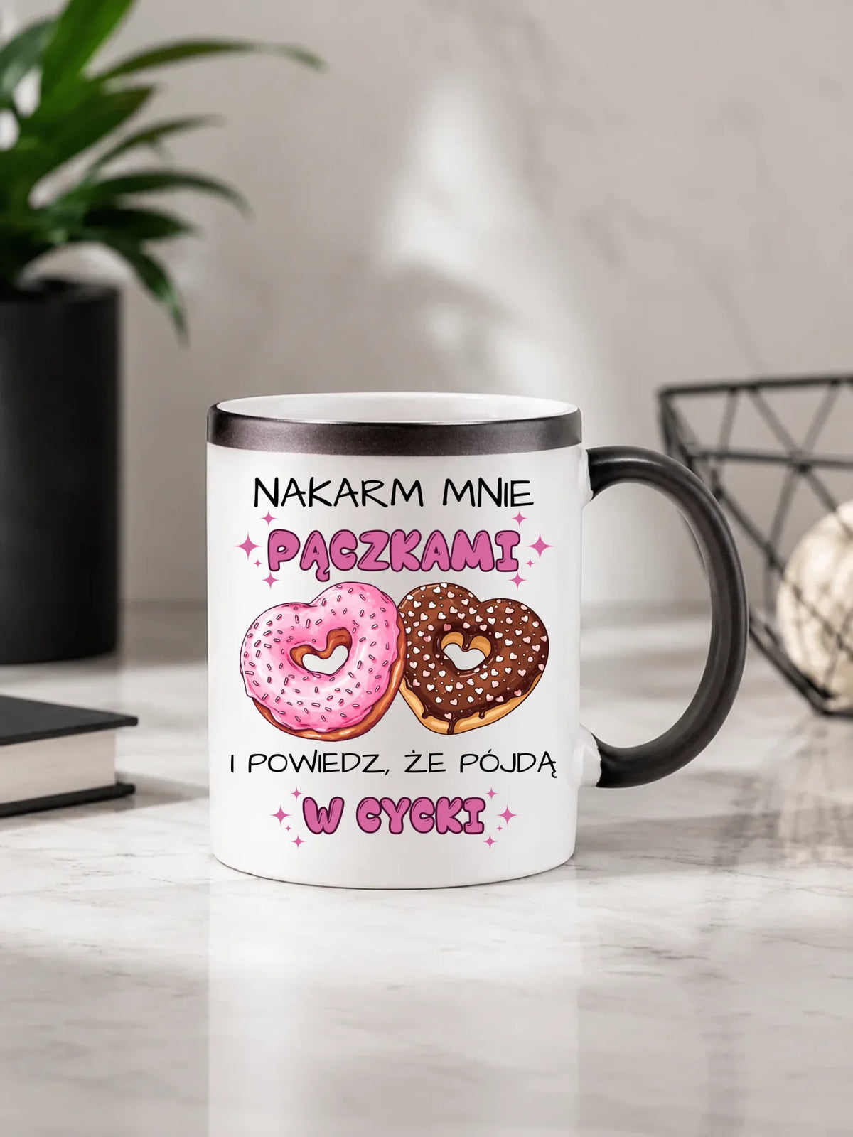 Kubek magiczny dla dziewczyny - Nakarm mnie pączkami W59