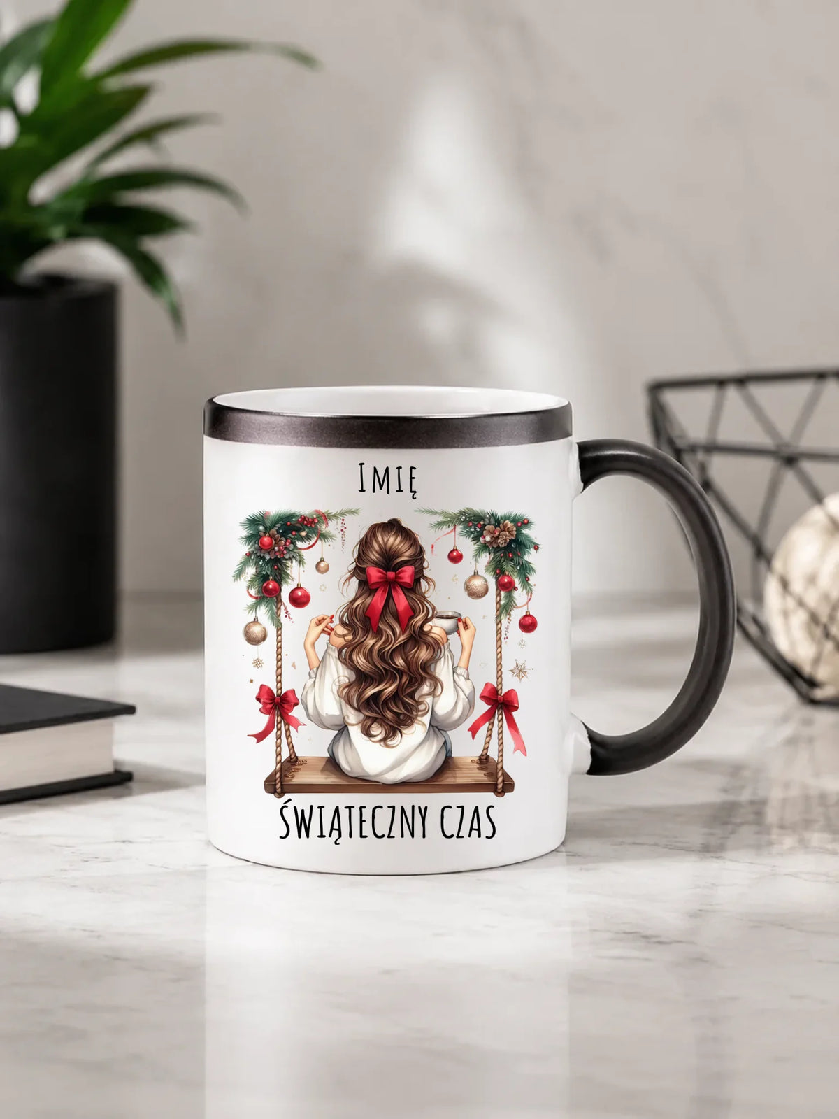 Kubek magiczny świąteczny - Dziewczyna na huśtawce - Świąteczny czas - personalizowany BN105