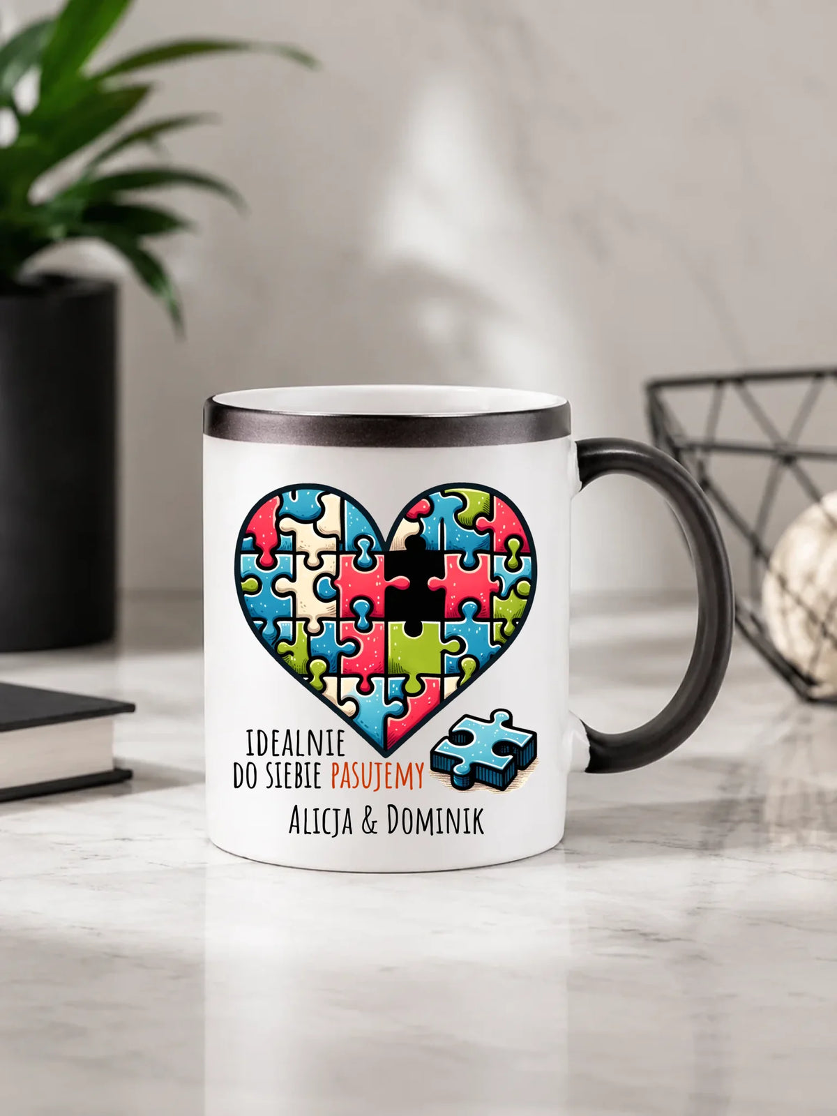 Kubek magiczny dla par - Idealnie do siebie pasujemy - personalizowany W44