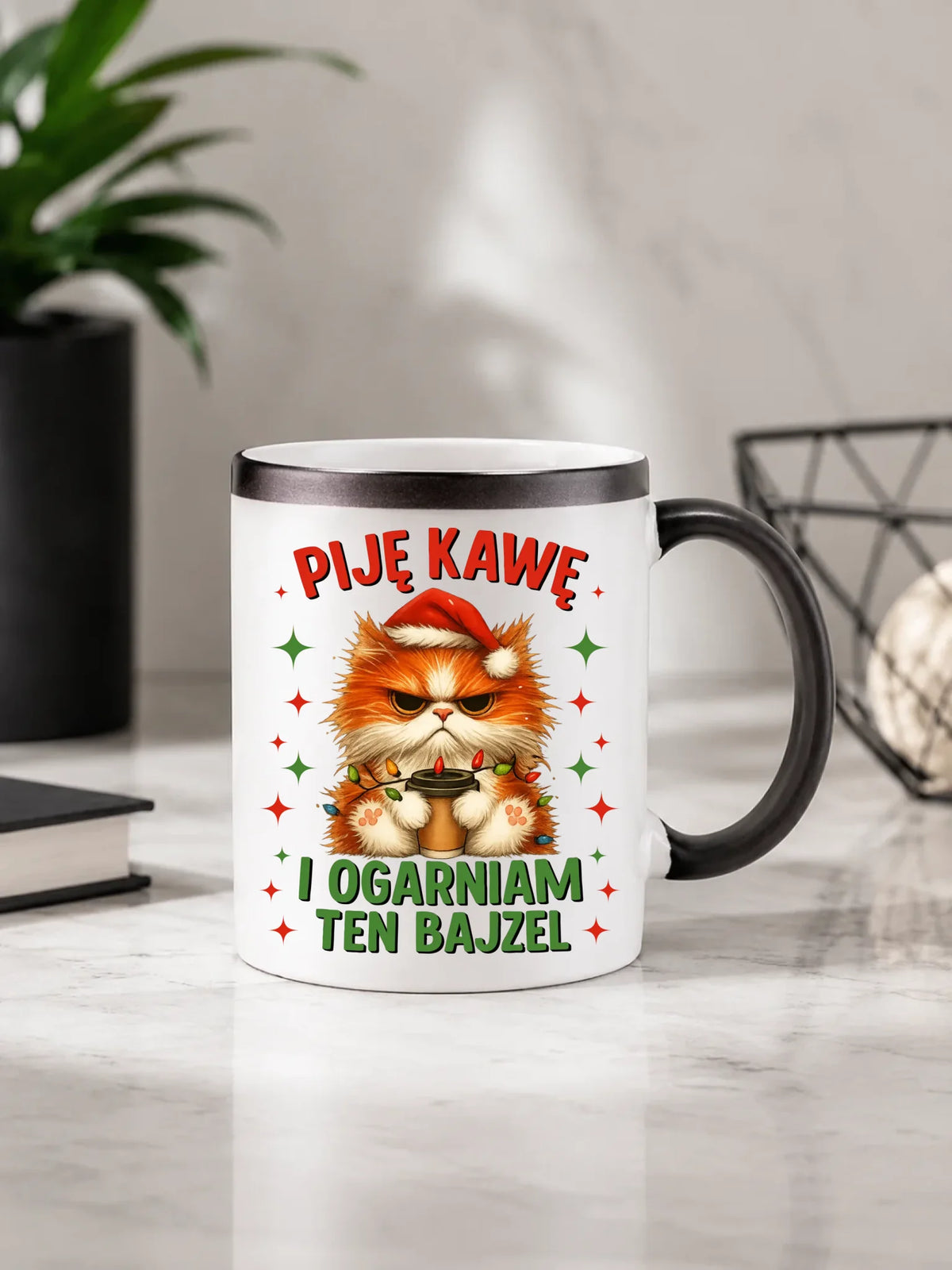 Kubek magiczny świąteczny - Kot Piję kawę i ogarniam ten bajzel BN39
