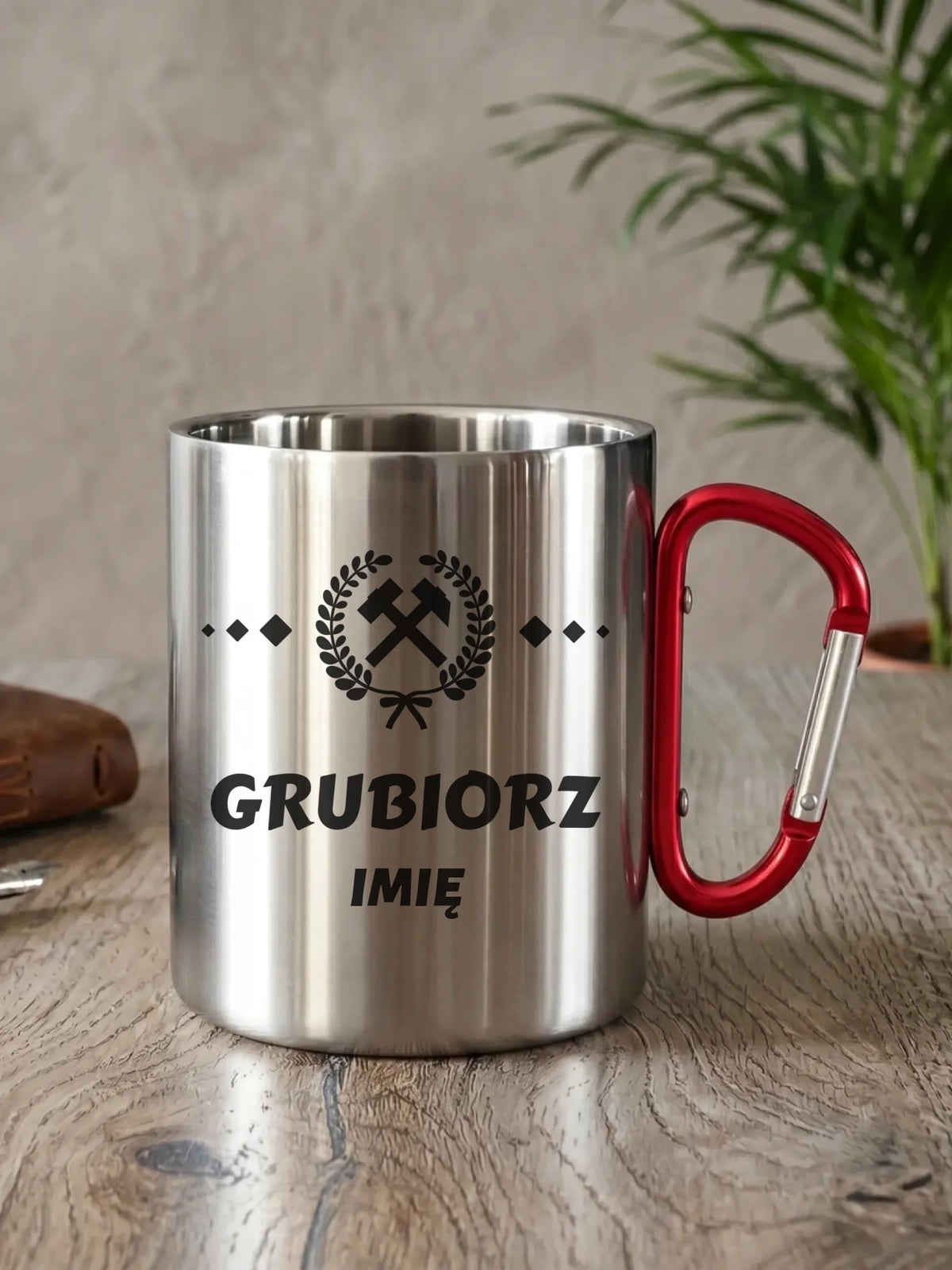 Prezent dla taty górnika srebrny kubek turystyczny z imieniem i nadrukiem - Grubiorz