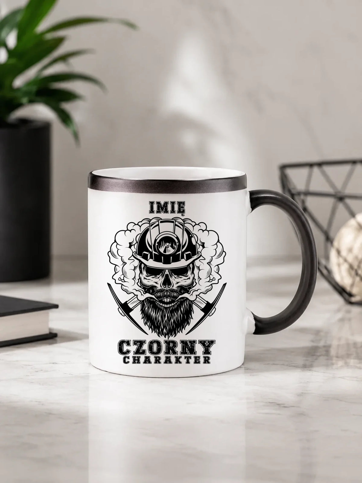 Prezent na urodziny dla górnika zmieniający kolor kubek magiczny z ukrytym nadrukiem - Czorny charakter