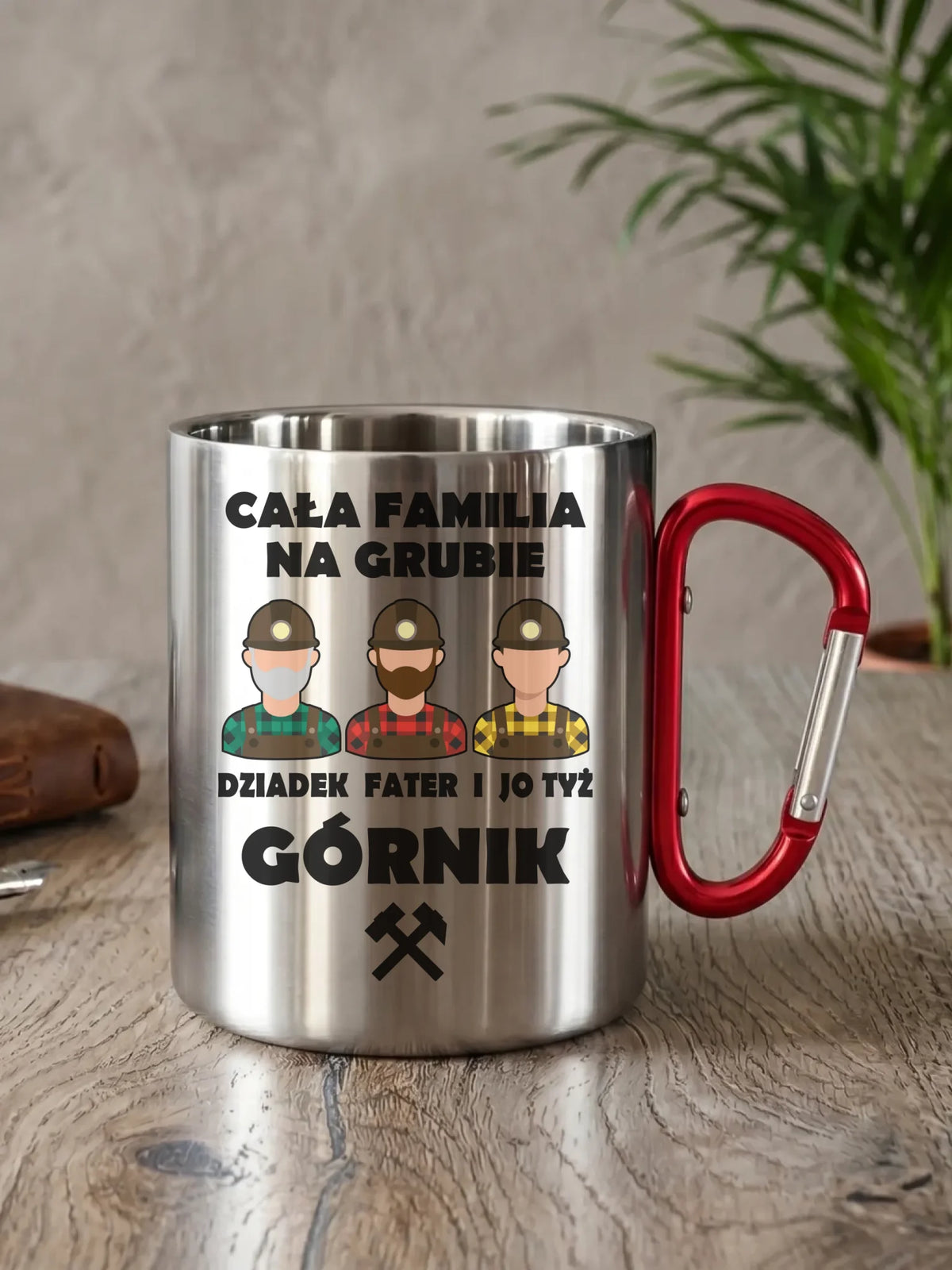 Prezent na urodziny dla górnika srebrny kubek turystyczny z nadrukiem - Cała familia na grubie