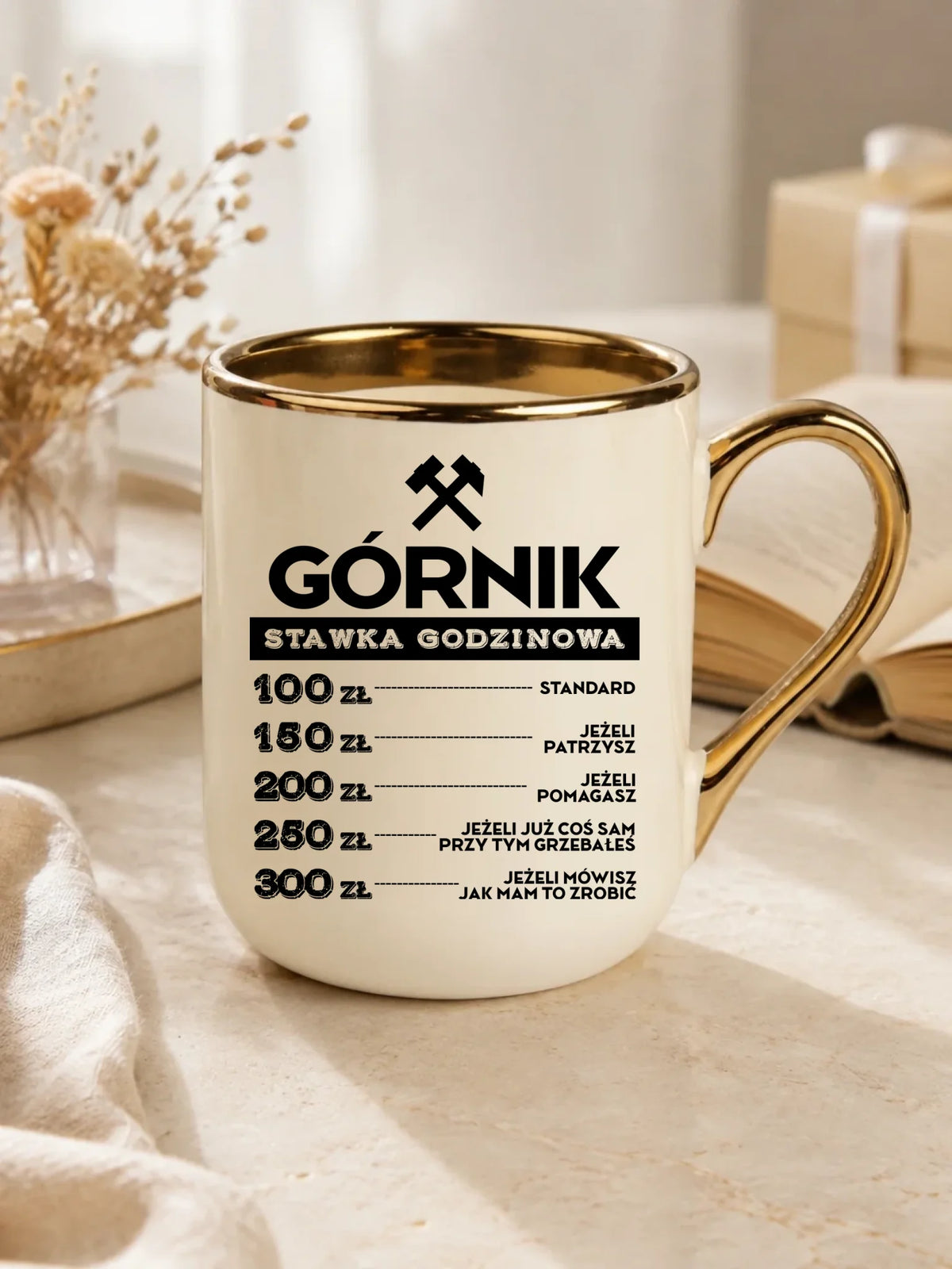 Prezent na Barbórkę biały kubek elegant z nadrukiem - Górnik stawka godzinowa