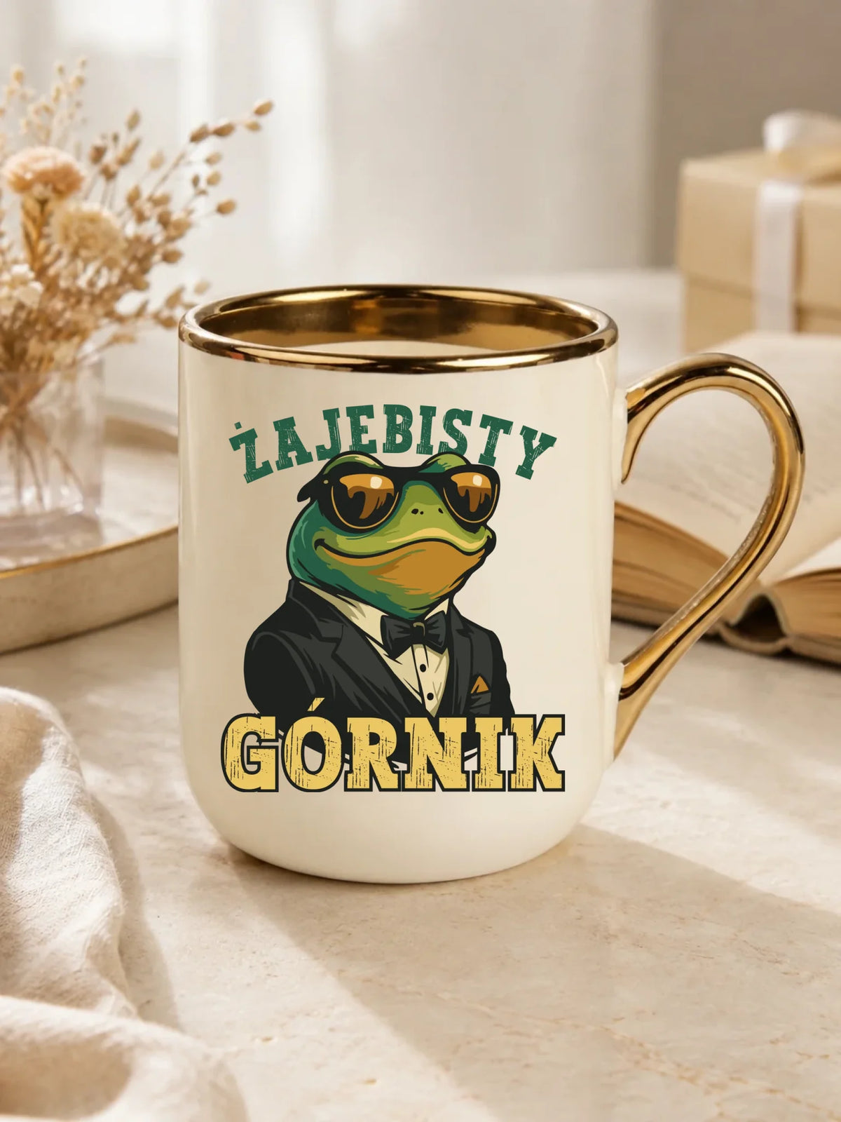 Prezent na Dzień Górnika biały kubek elegant z nadrukiem - Żajebisty Górnik