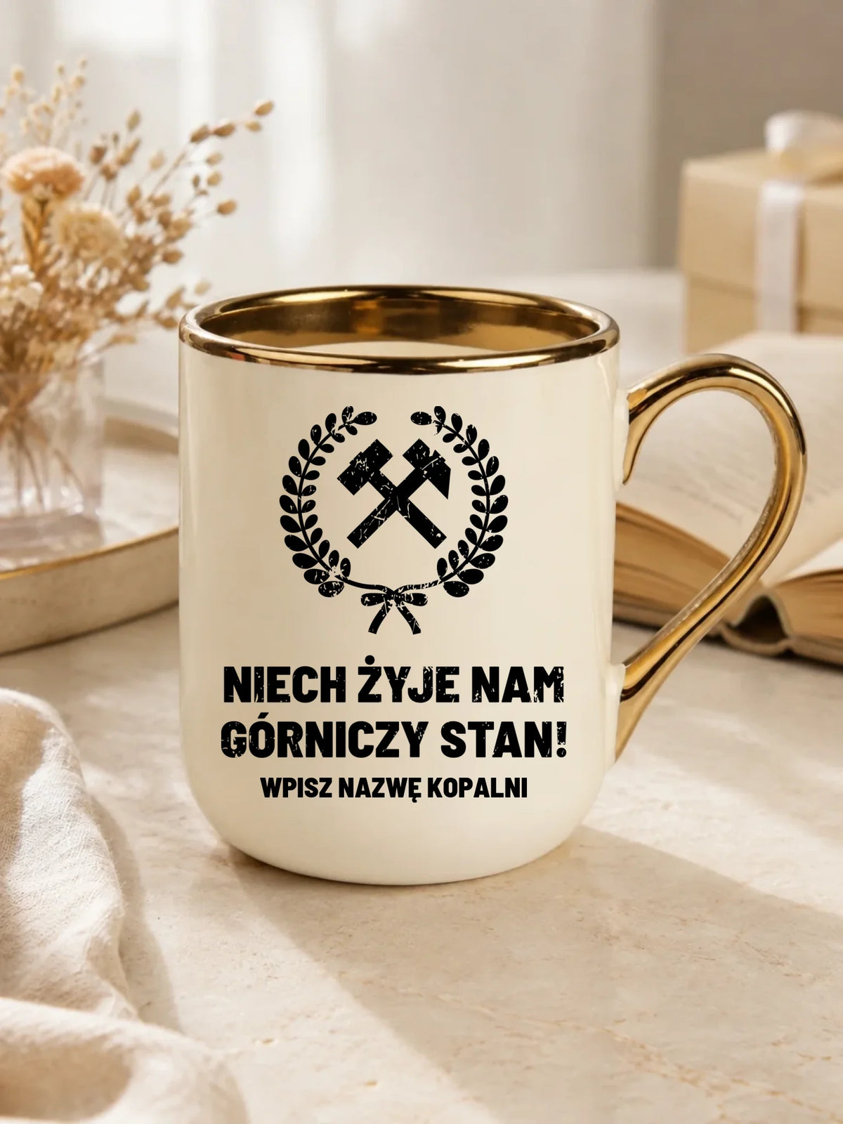 Prezent na Barbórkę biały kubek elegant z nazwą kopalni i nadrukiem - Niech żyje nam górniczy stan