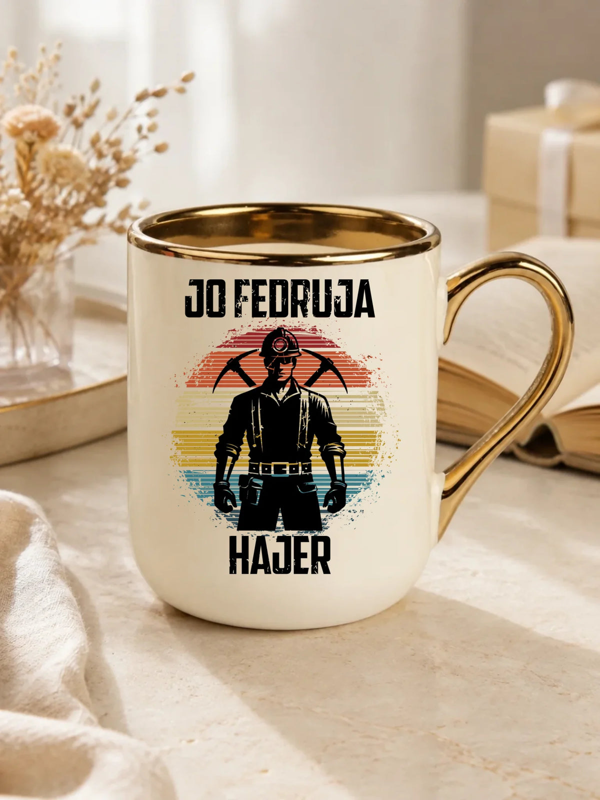 Prezent na Barbórkę biały kubek elegant z nadrukiem - Jo fedruja Hajer