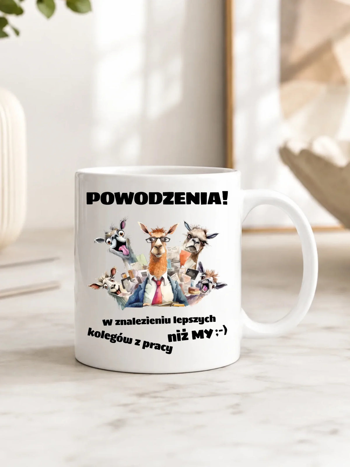 Prezent na odejście z pracy, biały kubek z nadrukiem - Powodzenia w znalezieniu lepszych kolegów