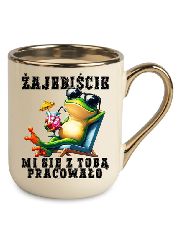 Kremowy kubek elegant ze złotym rantem i uchem dla współpracownika - Żajebiście mi się z Tobą pracowało