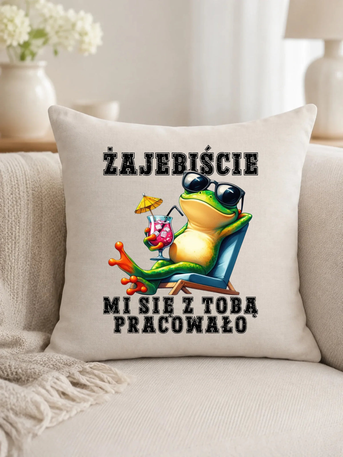 Prezent na odejście z pracy, beżowa poduszka lniana z nadrukiem - Żajebiście mi się z Tobą pracowało