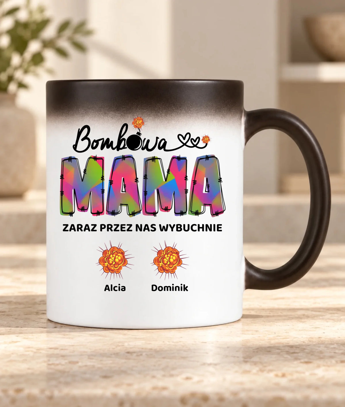 Kubek magiczny dla mamy z imionami dzieci - Bombowa mama - personalizowany DM53