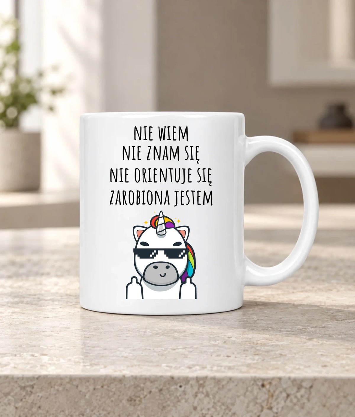 Śmieszny kubek z napisem - Nie wiem, nie znam się, zarobiona jestem DZ05